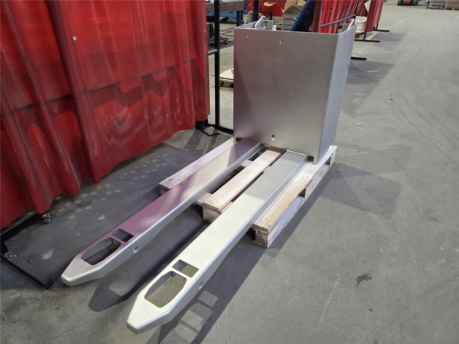 Transpalette inox sur mesure fabriqué par ARTECH à Meslay-du-Maine
